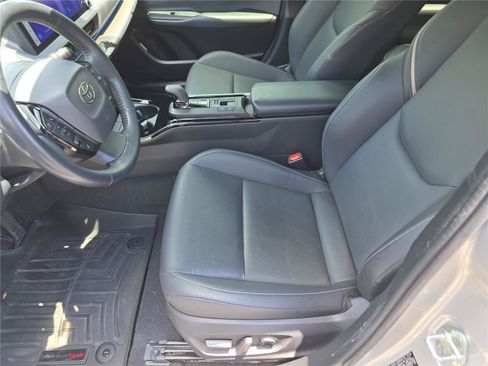 Used 2023 Toyota Prius XLE FWD image 21