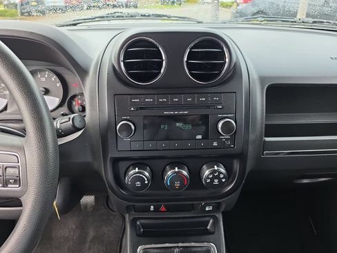 Used 2012 Jeep Patriot Sport AWD/4WD image 14
