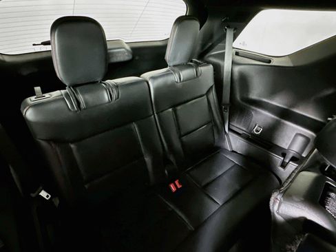 Used 2025 Ford Explorer ST-Line w/ ST-Line Street Pack AWD/4WD image 27