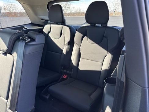 Certified 2025 Volvo XC90 B6 Plus image 13