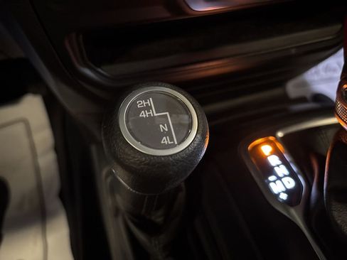 Used 2021 Jeep Wrangler Sport S image 38