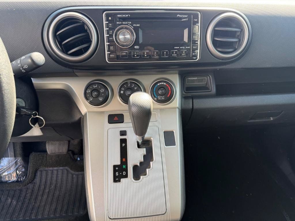 Used 2009 Scion xB FWD image 18