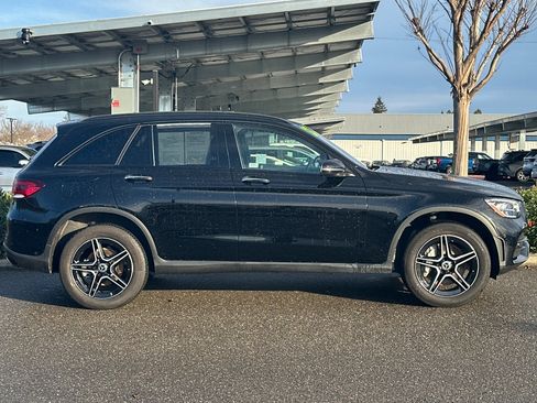 Used 2022 Mercedes-Benz GLC 300 4MATIC image 3