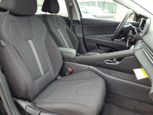 New 2026 Hyundai Elantra SE image 5