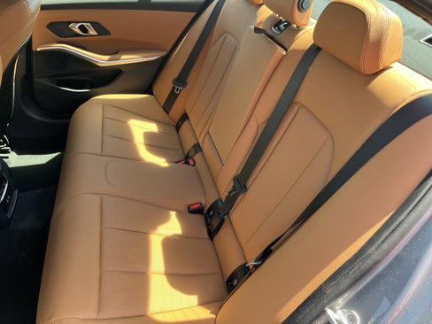 Used 2025 BMW 330i Sedan w/ Premium Package image 21