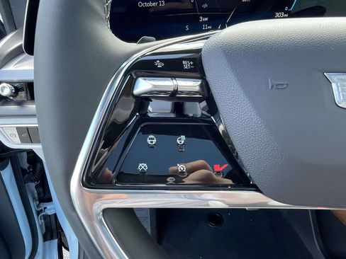 New 2026 Cadillac Vistiq Sport image 25