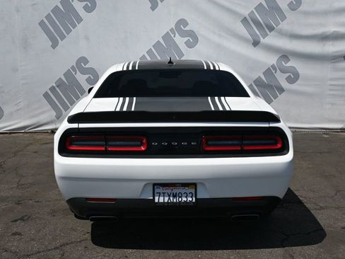Used 2016 Dodge Challenger R/T image 5