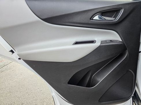 Used 2020 Chevrolet Equinox LT image 30