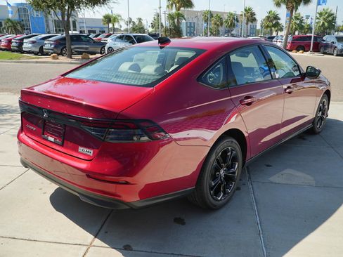 New 2025 Honda Accord SE image 5
