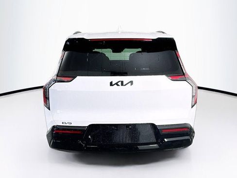 New 2026 Kia EV9 Land w/ Nightfall Edition Package image 6