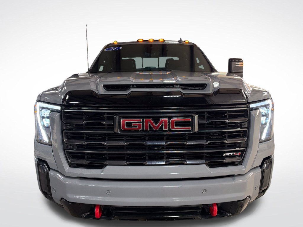 Used 2024 GMC Sierra 3500 AT4 w/ AT4 Premium Plus Package AWD/4WD image 9
