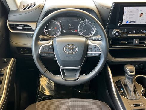 Certified 2024 Toyota Highlander LE image 18