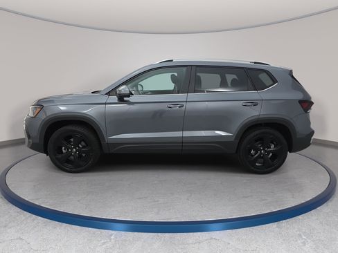 New 2026 Volkswagen Taos SEL AWD/4WD image 8