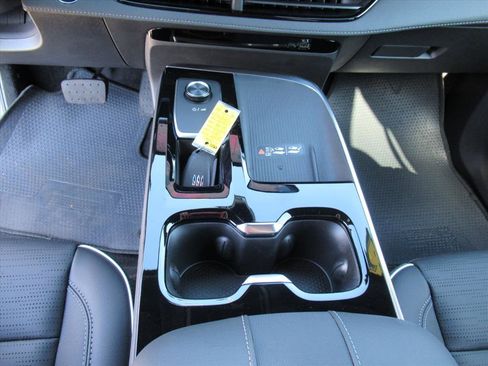 Used 2025 Buick Enclave Sport Touring image 20