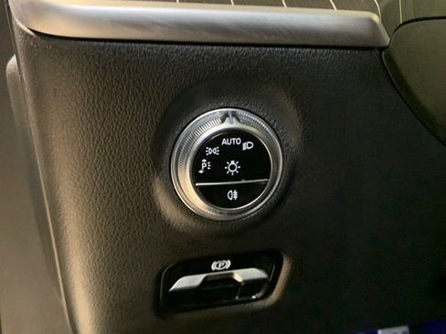 Used 2024 Mercedes-Benz C 300 4MATIC Sedan w/ Pinnacle Trim Package image 20