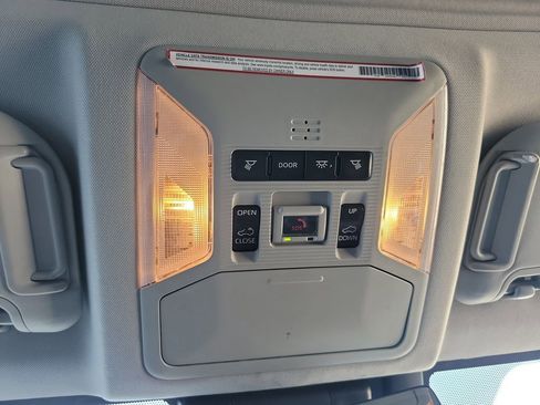 Used 2021 Toyota RAV4 Limited image 15