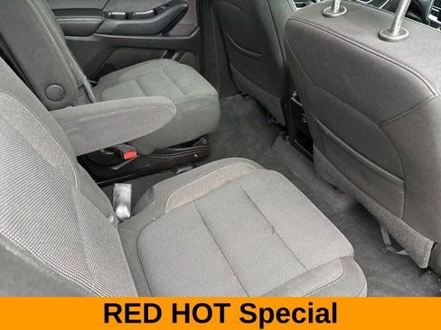 Used 2022 Chevrolet Traverse LT w/ LPO, Floor Liner Package AWD/4WD image 38