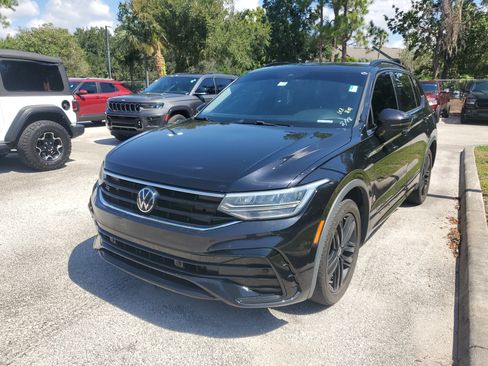Used 2022 Volkswagen Tiguan SE R-Line FWD image 4