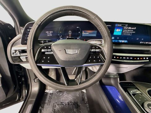 Used 2023 Cadillac Lyriq AWD image 13