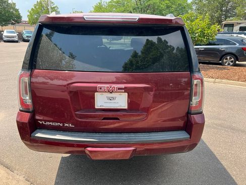 Used 2019 GMC Yukon XL SLT w/ Open Road Package AWD/4WD image 4