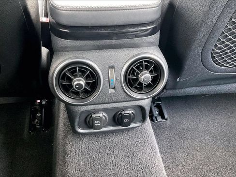 Used 2020 Kia Stinger GT-Line w/ Sun & Sound Package RWD image 17