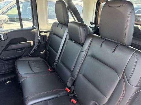 Used 2021 Jeep Wrangler Unlimited Rubicon w/ Uconnect 4C Nav & Sound Group image 9