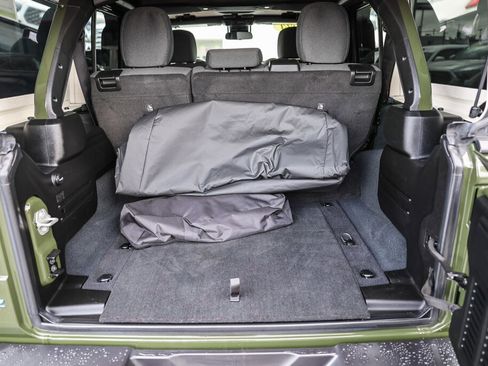 Used 2024 Jeep Wrangler Willys image 31