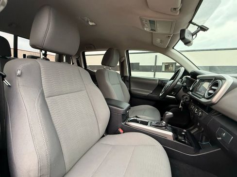 Used 2017 Toyota Tacoma SR5 w/ Tow Package image 25