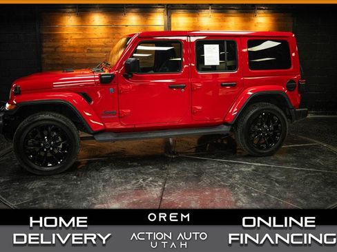 Used 2025 Jeep Wrangler Unlimited Sahara AWD/4WD image 1