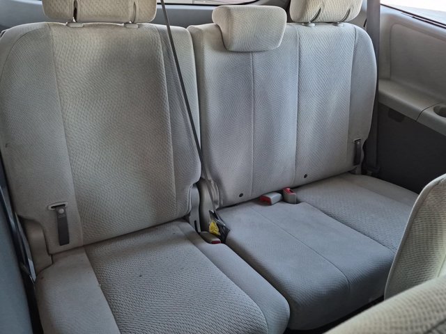 Used 2013 Toyota Sienna LE w/ Towing Pkg FWD image 8