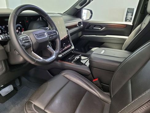 Used 2025 GMC Yukon XL Denali image 11