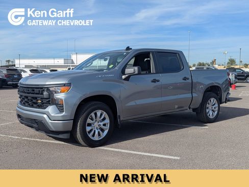 Used 2024 Chevrolet Silverado 1500 Custom image 1