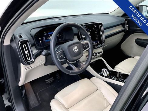Used 2023 Volvo XC40 B5 Plus w/ Protection Package Premier image 17