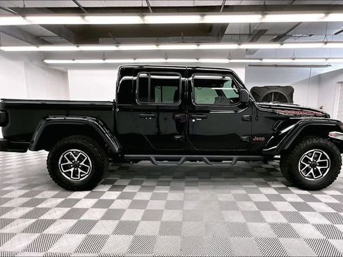 Used 2023 Jeep Gladiator Mojave w/ Trailer Tow Package AWD/4WD image 16