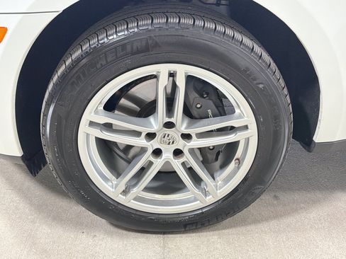 Certified 2026 Porsche Macan AWD/4WD image 40