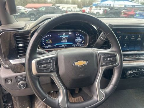 Used 2023 Chevrolet Silverado 1500 LT image 5