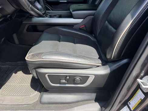 Used 2023 RAM 1500 Laramie AWD/4WD image 22