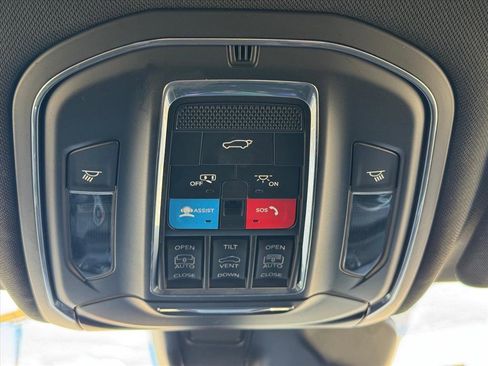 Used 2025 Jeep Grand Cherokee Limited 4xe AWD/4WD image 20