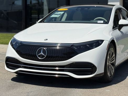 Used 2022 Mercedes-Benz EQS 450+ Sedan image 3