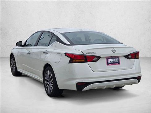 Used 2025 Nissan Altima 2.5 SV FWD image 8