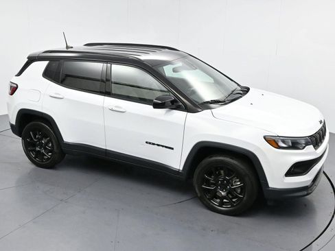 Used 2023 Jeep Compass Latitude AWD/4WD image 35