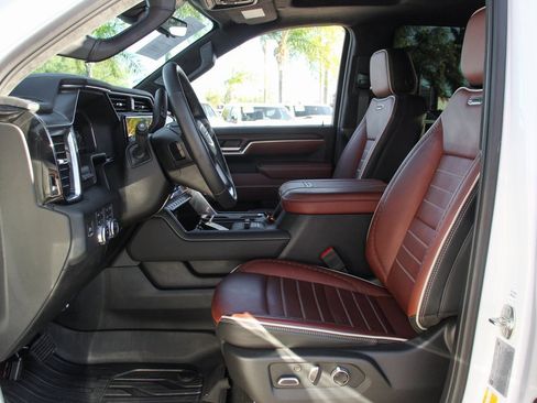 Used 2025 GMC Sierra 2500 Denali Ultimate image 23