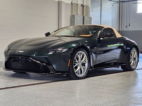 Used 2021 Aston Martin V8 Vantage Roadster RWD image 6