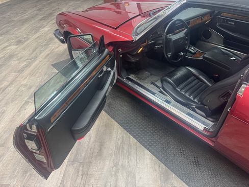 Used 1992 Jaguar XJS V12 Convertible RWD image 13