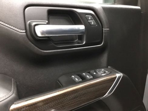 Used 2020 Chevrolet Silverado 1500 LT Trail Boss image 7