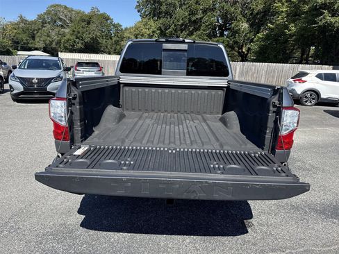 Used 2024 Nissan Titan SV w/ SV Convenience Package image 29