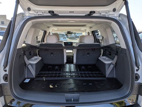 New 2025 Hyundai Santa Fe Calligraphy image 23