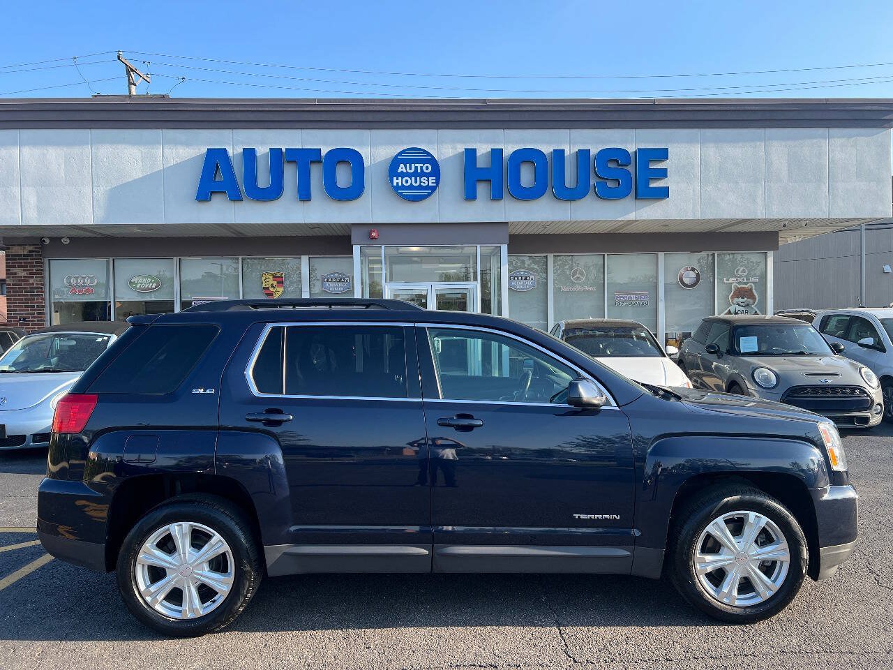 Used 2017 GMC Terrain SLE w/ Convenience Package AWD/4WD image 9
