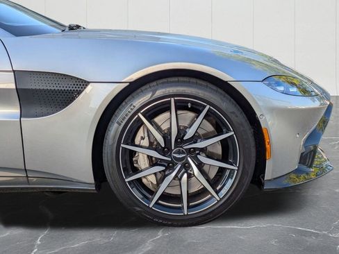 Used 2019 Aston Martin V8 Vantage Coupe RWD image 11