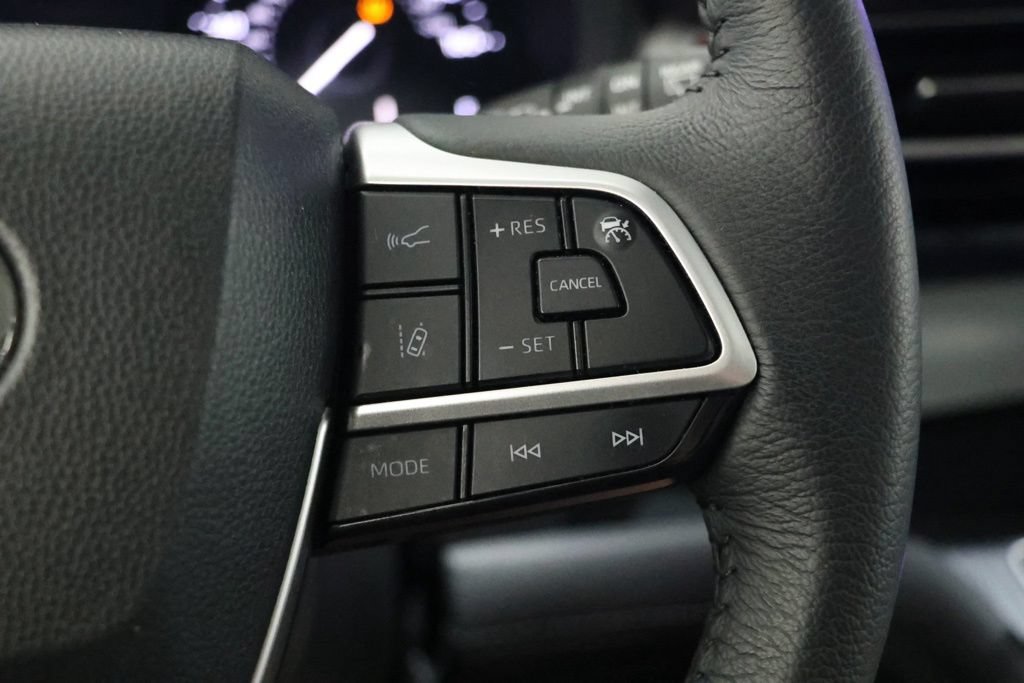 Used 2025 Toyota Sienna XLE w/ XLE Plus Package AWD/4WD image 22